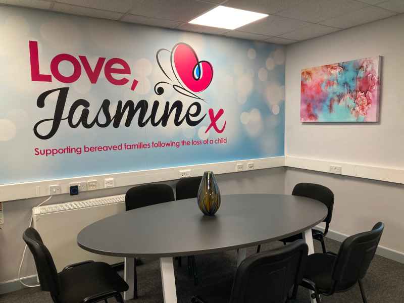 Love, Jasmine Office