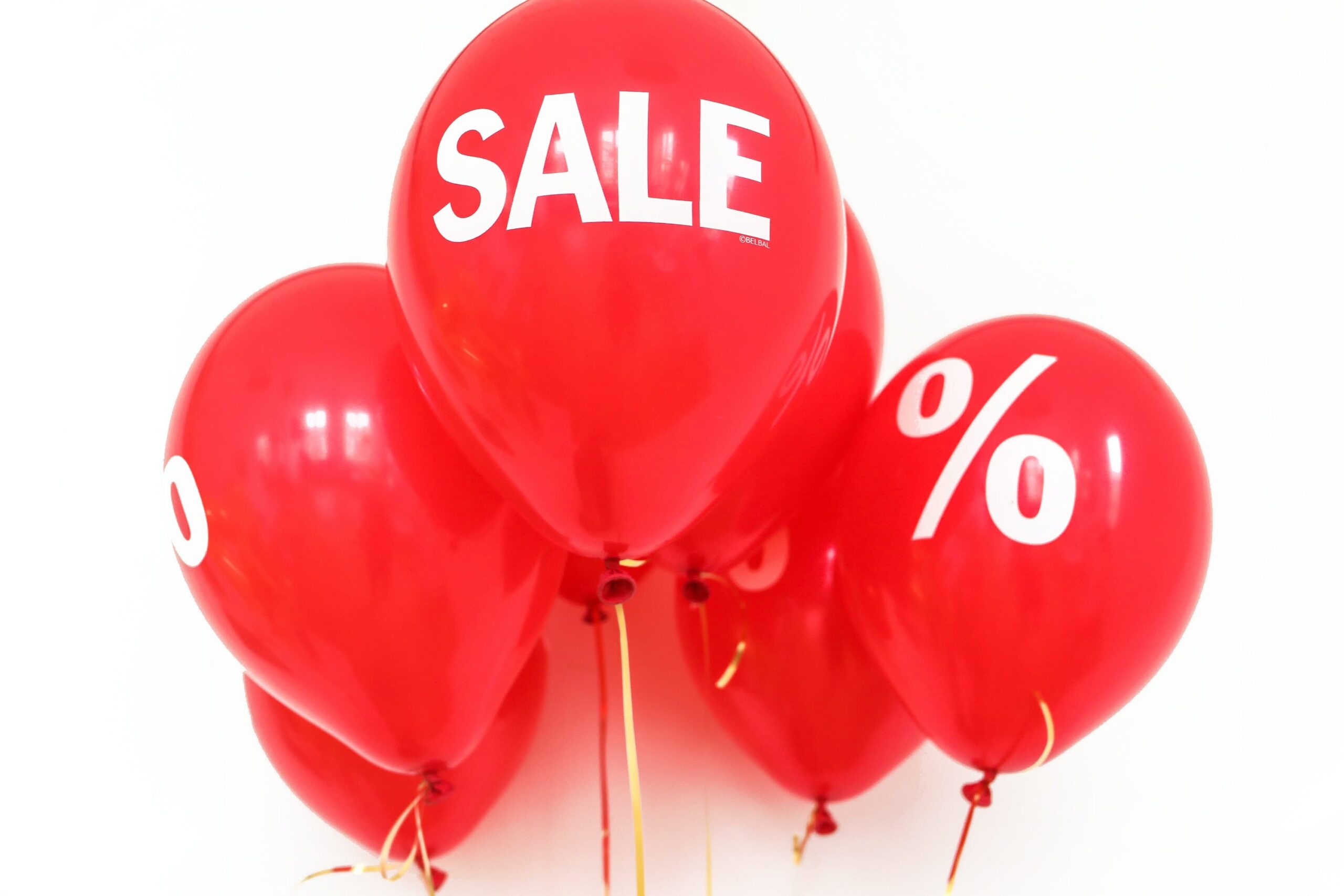 red-balloons-promoting-sales